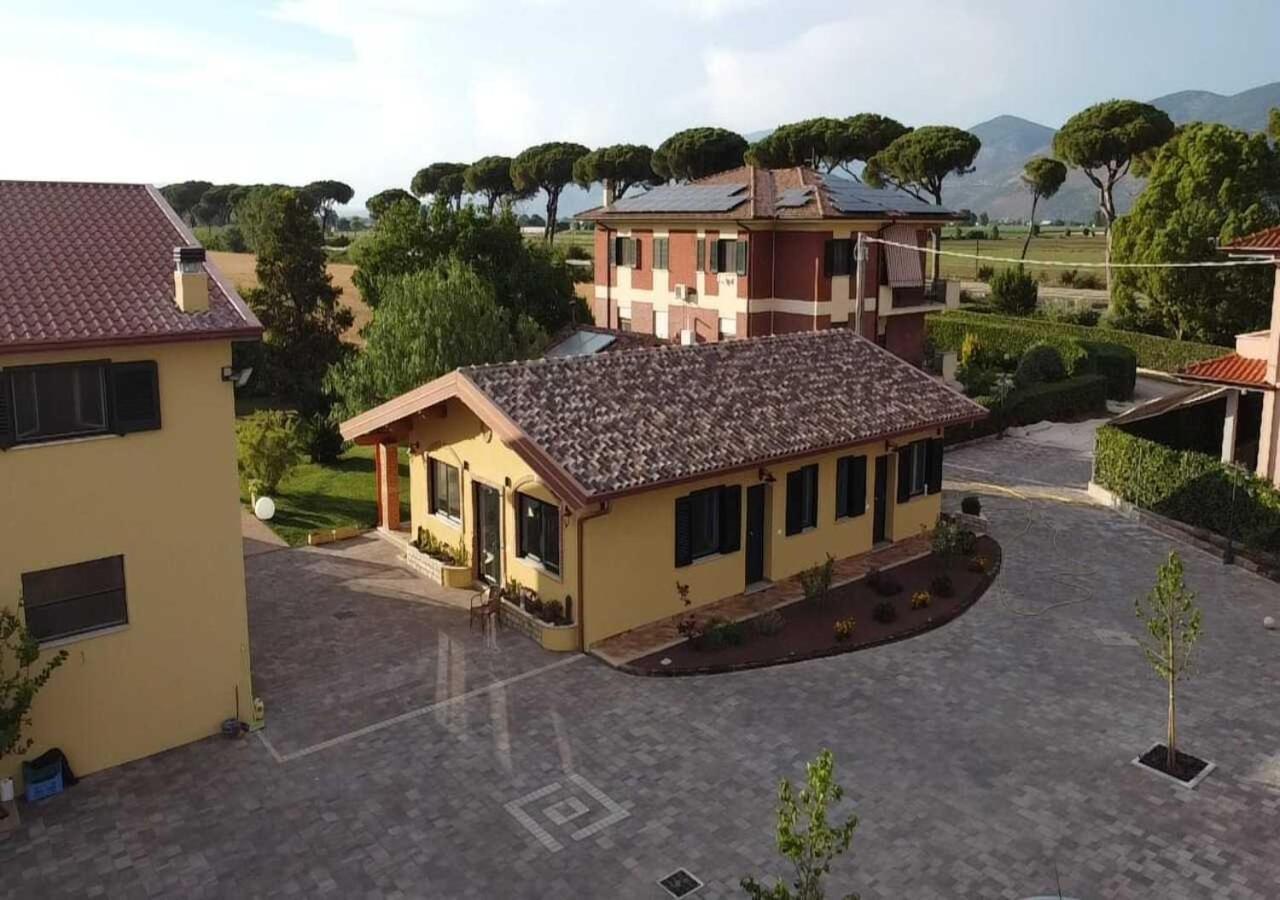 Agriturismo Casa Chiara Latina Exteriér fotografie