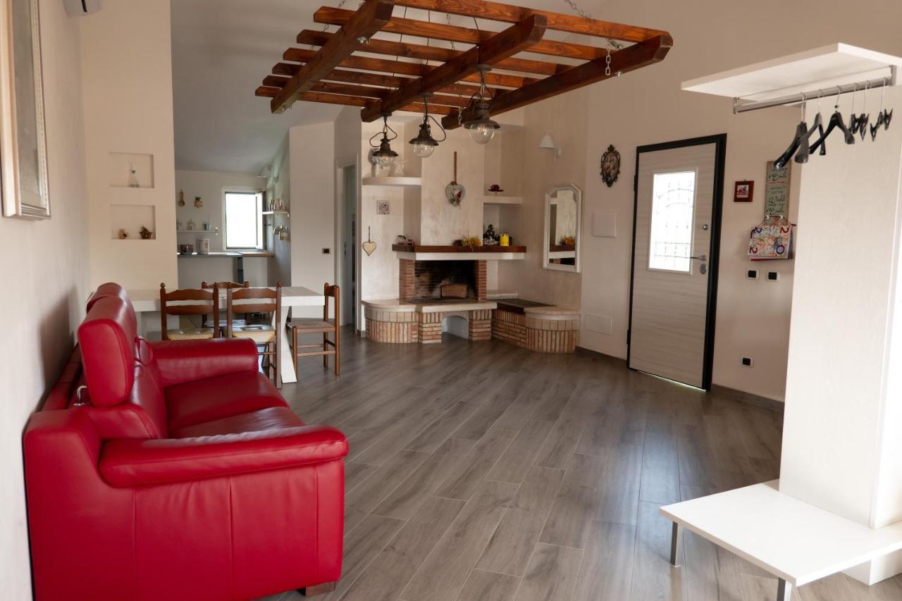 Agriturismo Casa Chiara Latina Exteriér fotografie