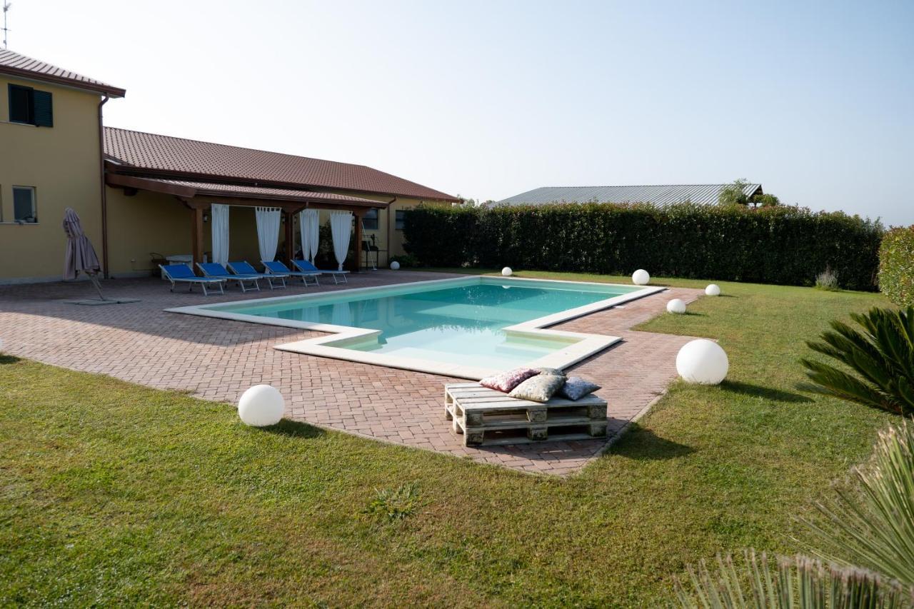 Agriturismo Casa Chiara Latina Exteriér fotografie